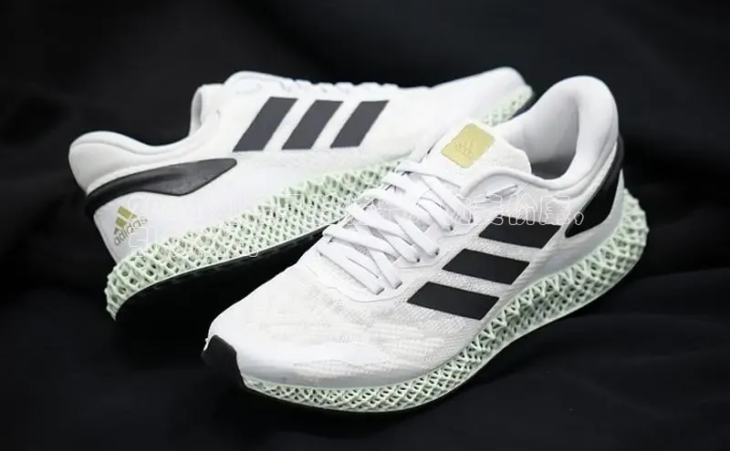 球速体育网址百家号2024 潮流男鞋仿品：物美价廉，
引领潮流