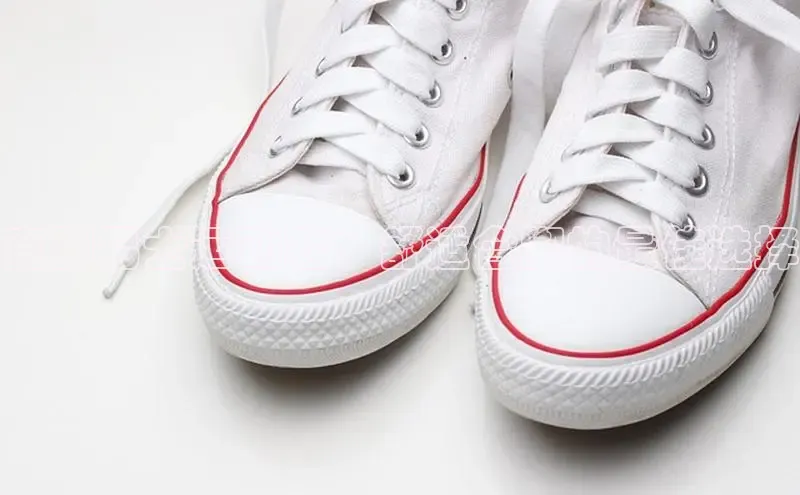 球速体育下载颐驰 06宽脚男士运动鞋：舒适合脚的最佳选择