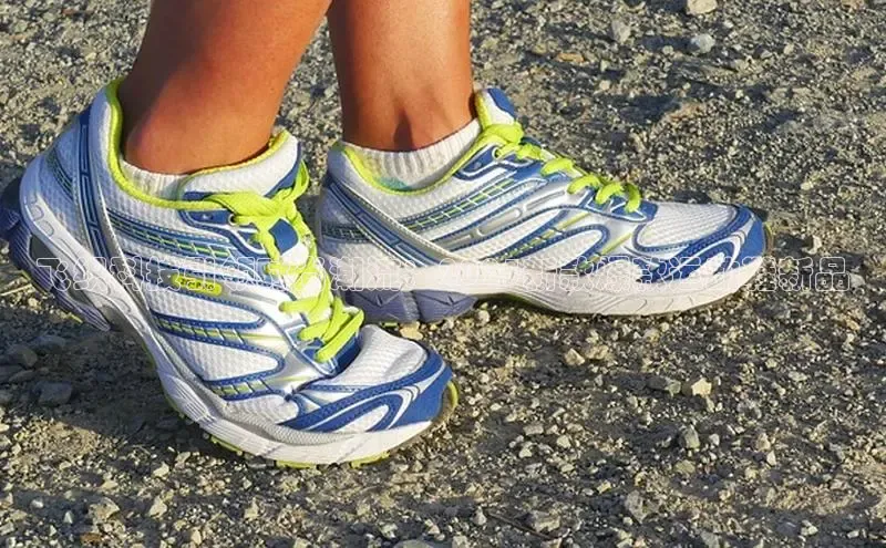 飞织科技引领时尚潮流：2025新款爆款运动鞋新品